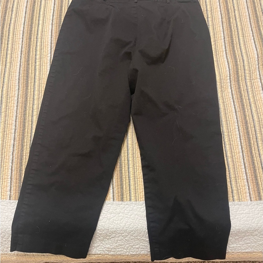 Rafaella Women's 12 Classic Black Flat Front Capris - Picture 2 of 6